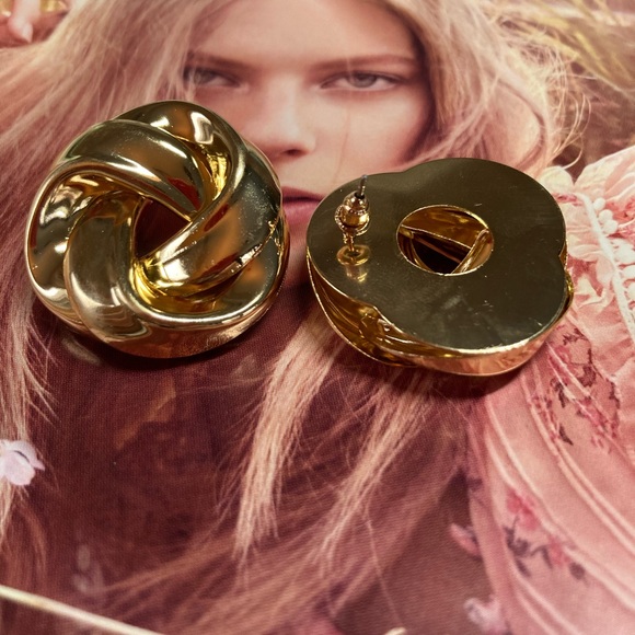 Big Gold Tone Earrings - Picture 5 of 6